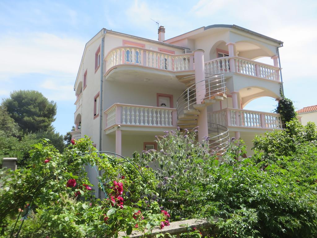Gardenia Apartments Pakoštane Extérieur photo