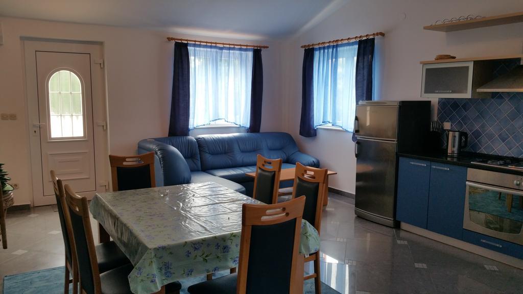 Gardenia Apartments Pakoštane Extérieur photo